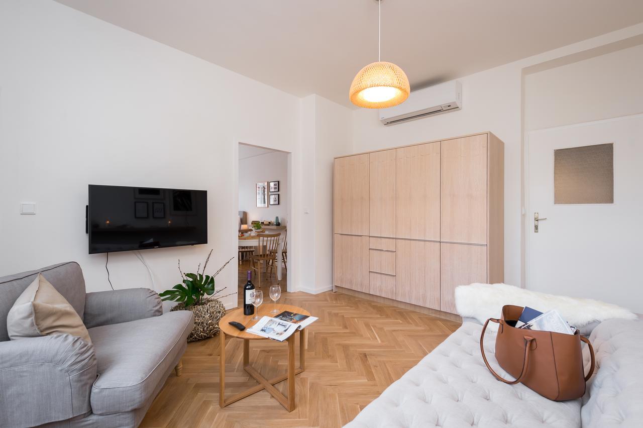 Empirent Petrin Park Apartments Prague Exterior photo